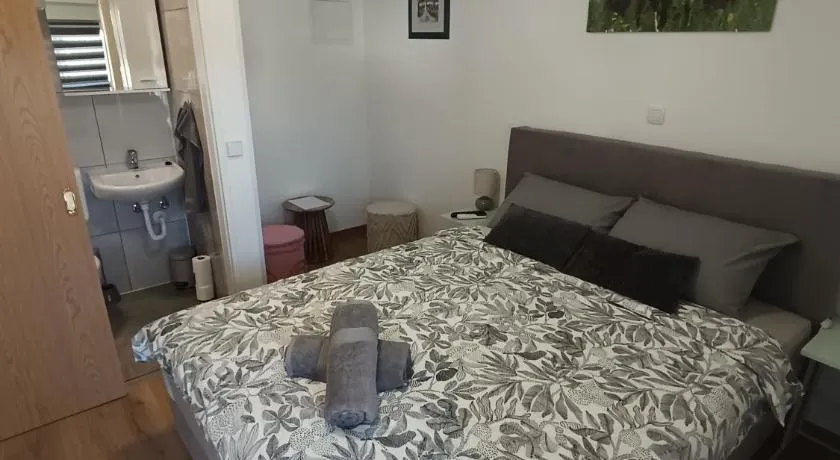 Sleepover Room K&M - Image 1