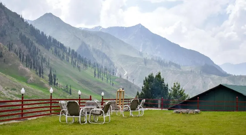 Roomy Mountain Top Resort, Batakundi - Image 1