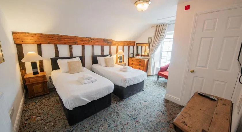 Without A Paddle Hotel - Image 1