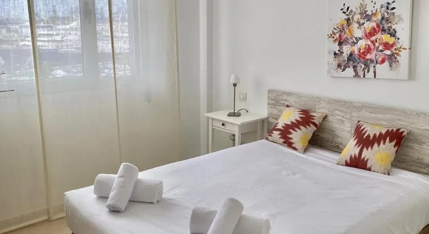 HomeForGuest Apartment next to Las Canteras with FREE Parking - Image 1