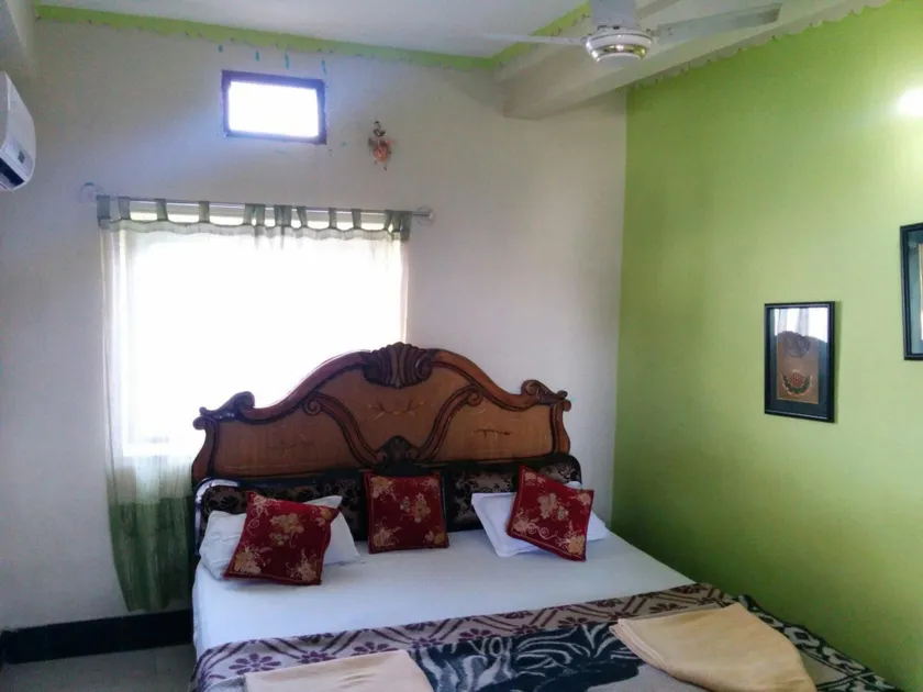 Pushp Guest House - Image 1