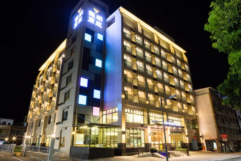 V-Hotel - Image 1