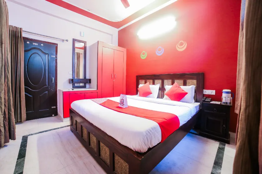 OYO 22941 Hotel D Square - Image 1
