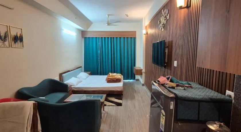 Studio Apartment - Image 1