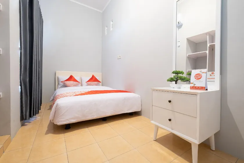 Hotel O Nareswari Guest House Syariah - Image 1