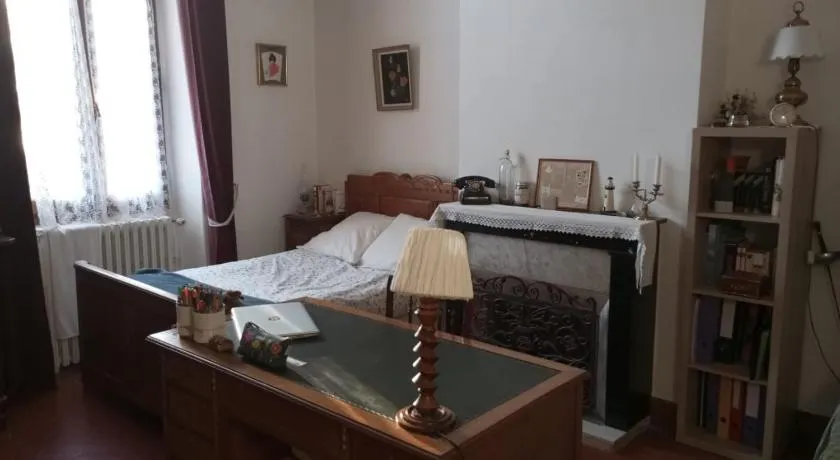 Chez Fleur - Image 1