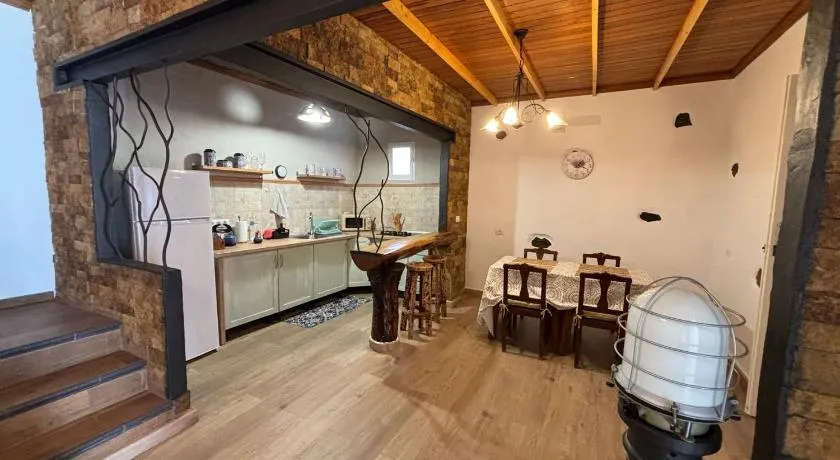 Casita Taknara Rural- Barbacoa-Hidromasaje - Image 1
