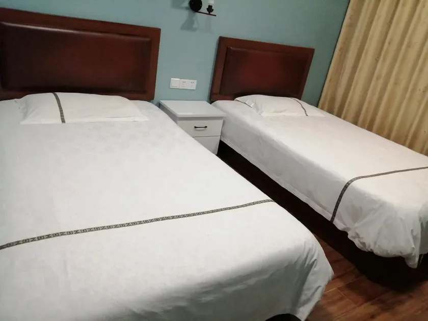 Galaxy Hotel - Image 1