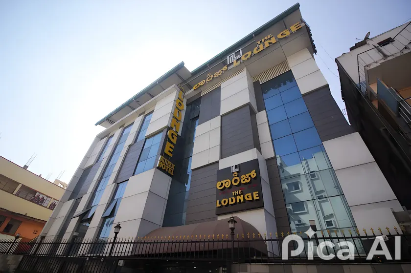 The Lounge Business Hotel - Image 1