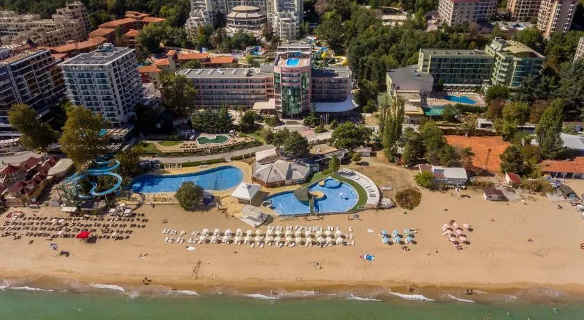 Hotel Lilia - Image 1