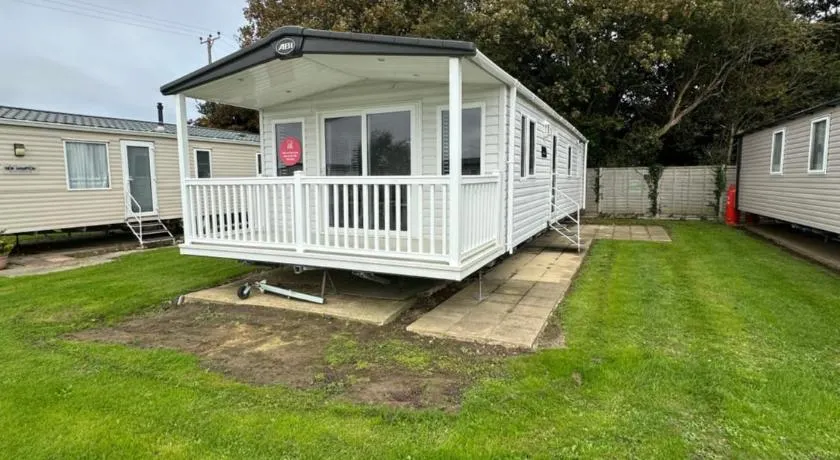 Church meadow 39 - Image 1
