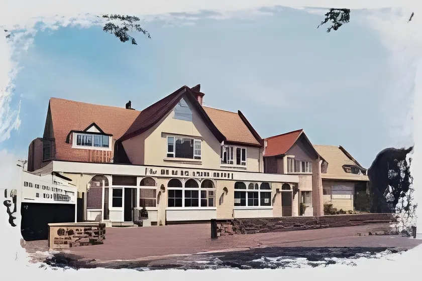 Beachlands Hotel - Image 1