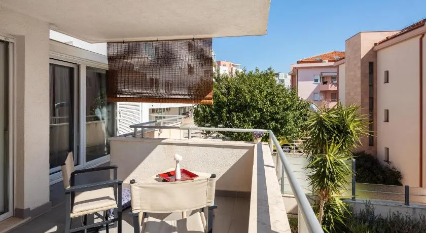 Apartment Zenta with terrace and sea view, 4 min walk to the beach - Image 1