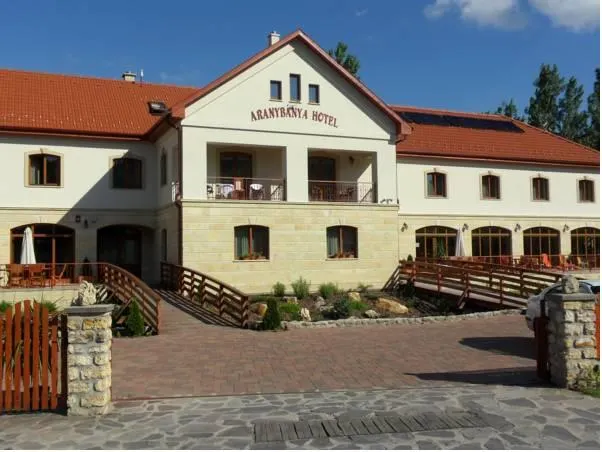 Aranybánya Hotel - Image 1