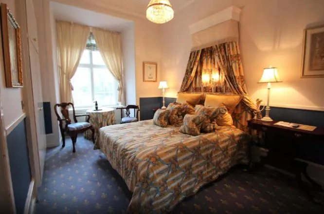 Hvedholm Slotshotel - Image 1