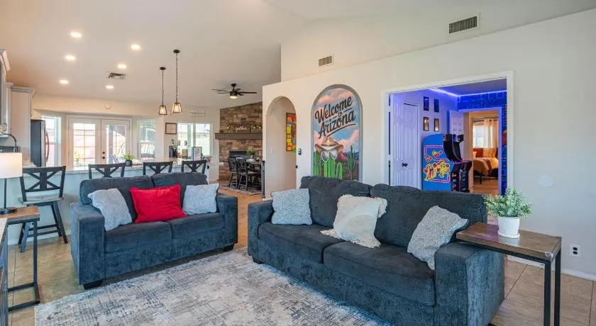 4BR - Arcades, Putting Green, Fire Pit, Themed Rooms - Image 1