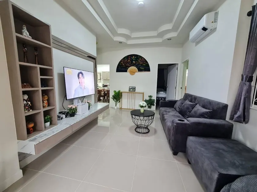 Perfect Home 15 mins from airport - Image 1