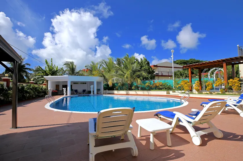 Beach Garden Hotel - Image 1