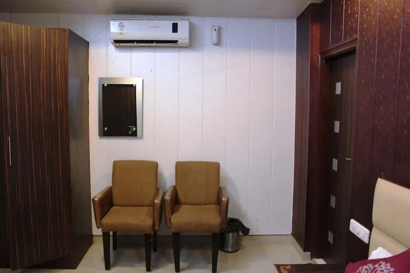 HOTEL SILVER STONE - Image 1
