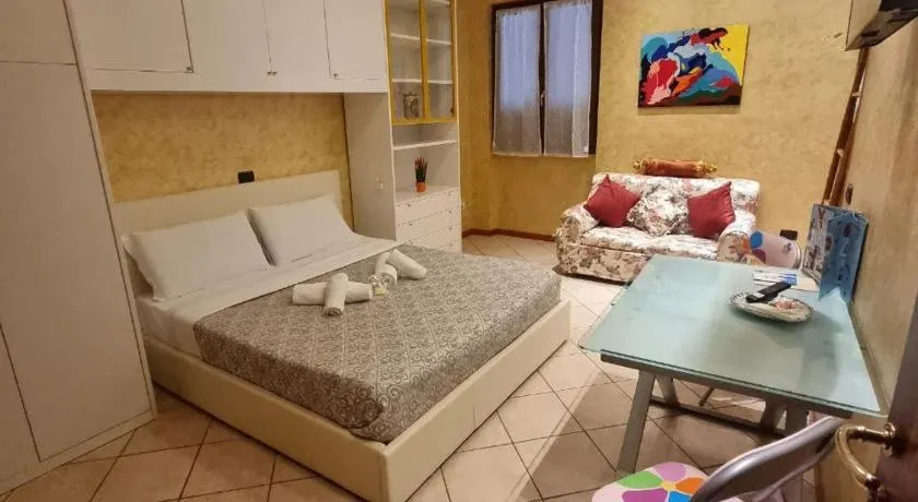 VALENTINO HOUSE - Image 1