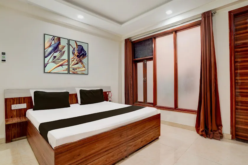 Hotel O Urban Sky - Image 1