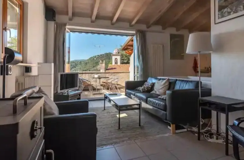 3 Floors ExecutiveHouse in Cadro - Image 1