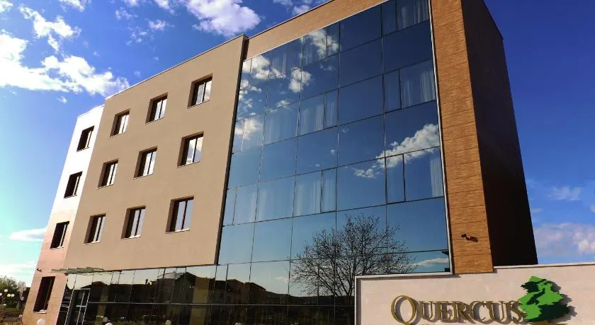 Hotel Quercus - Image 1