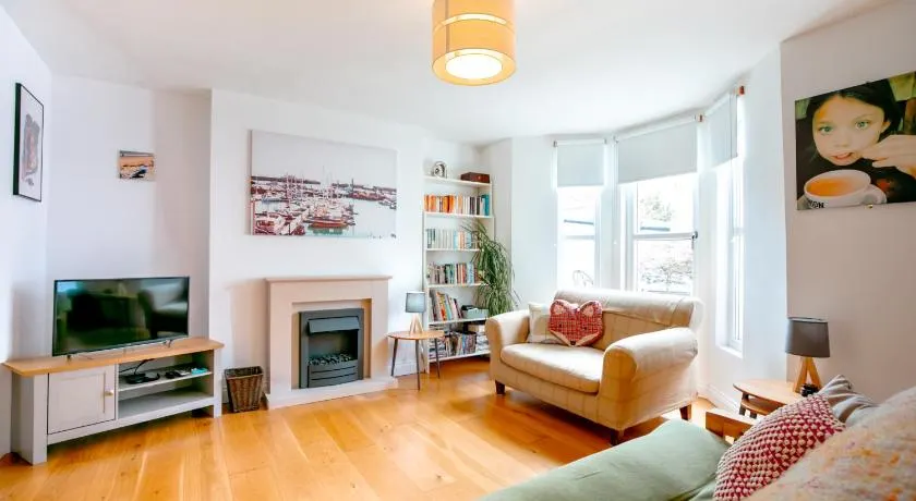 Perfect Booking Near Ramsgate Station And Beach - Image 1