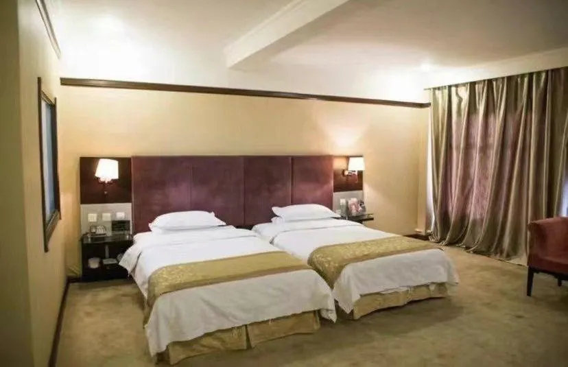 Kelly Business Hotel - Image 1