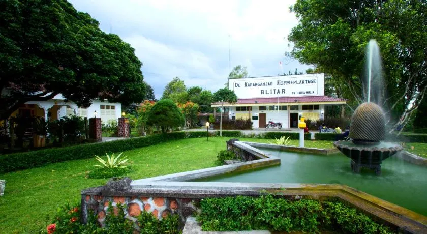 De Karanganjar Inn - Image 1