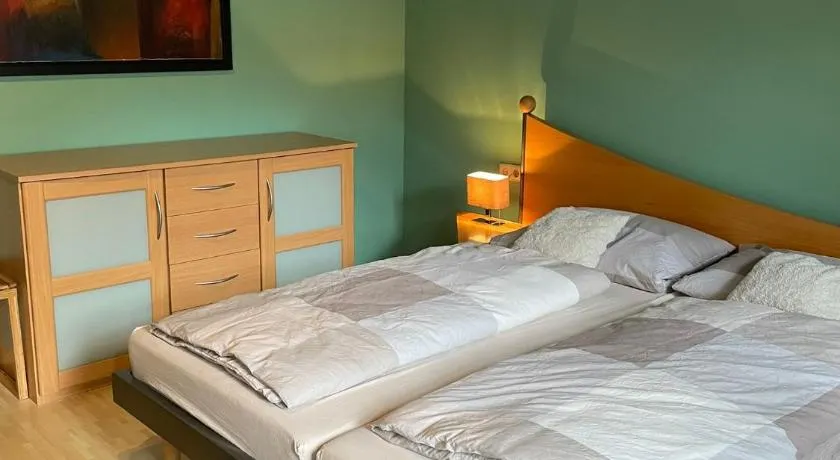 Gästezimmer mit eigenem Bad und Balkon im Herzen von Langen - nahe FFM - Image 1