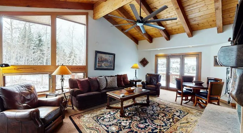 Vail City Bungalow - Image 1