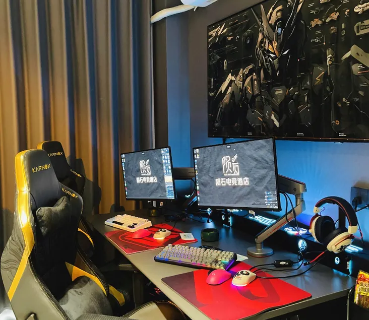 Meteorite Esports Hotel - Image 1