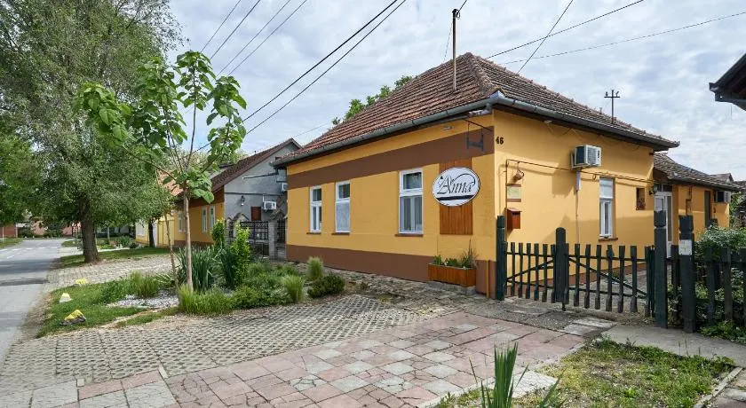 Ana Guesthouse - Image 1