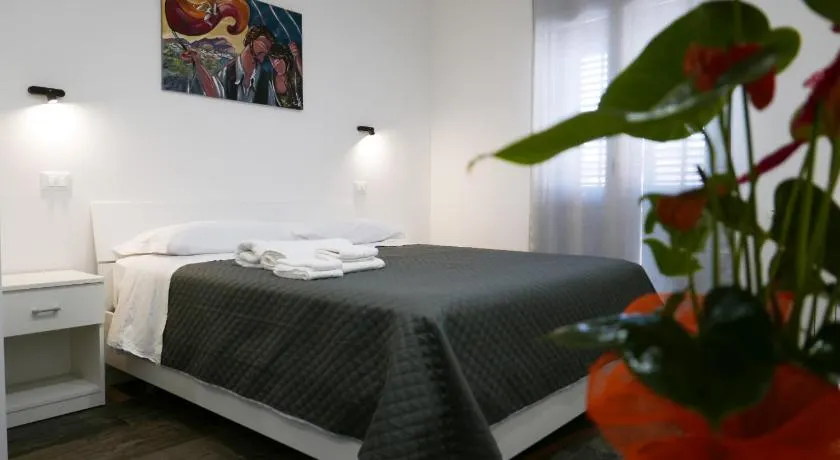 Opera Boutique Rooms - Image 1