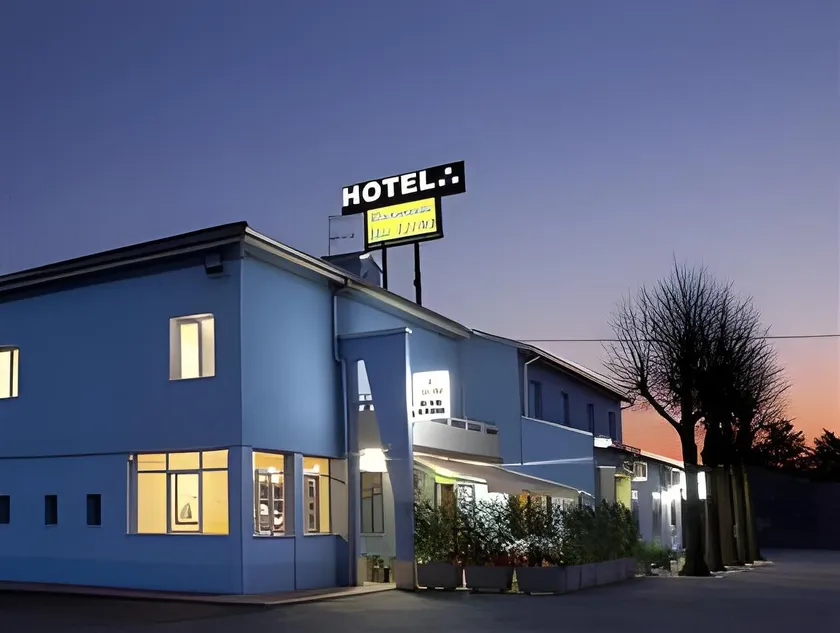 Hotel Ponte - Image 1
