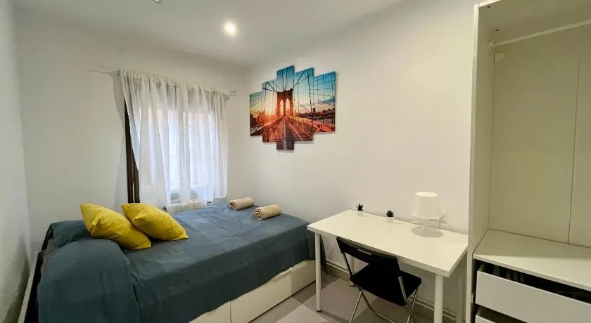 Habitación privada en apartamento compartido junto al Aeropuerto y Fira Barcelona - Image 1