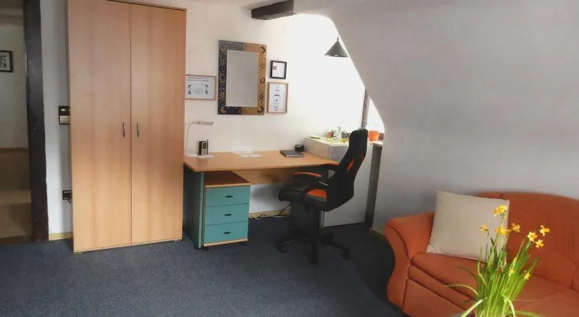 Großes Gästezimmer mit Kühlschrank - Image 1