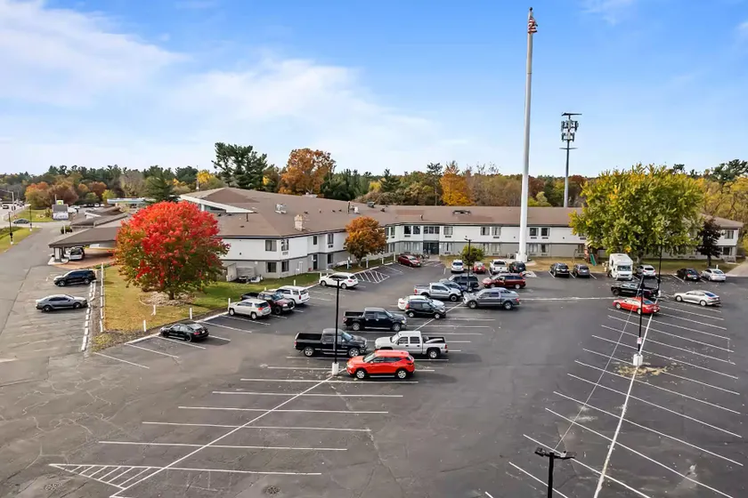 Ramada by Wyndham Stevens Point - Image 1