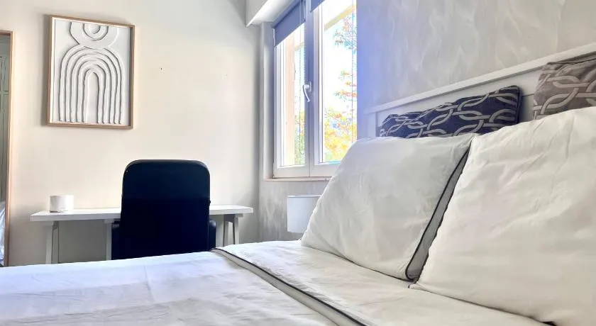 Quarto com casa de banho privativo - Image 1