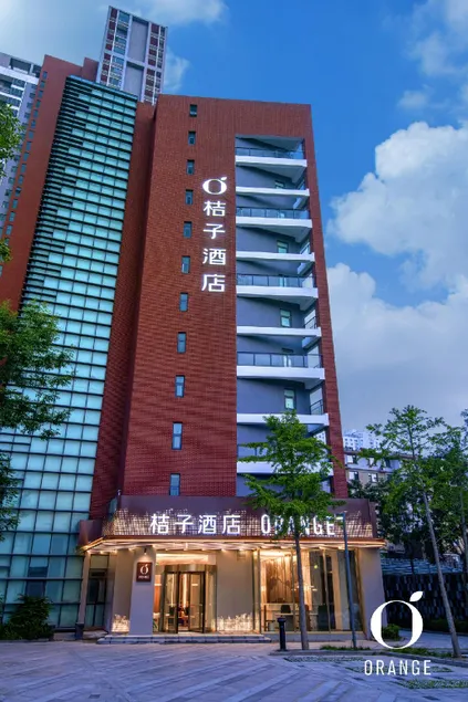 Orange Qingdao West Coast City Balcony Lianghe Metro Station Hotel - Image 1
