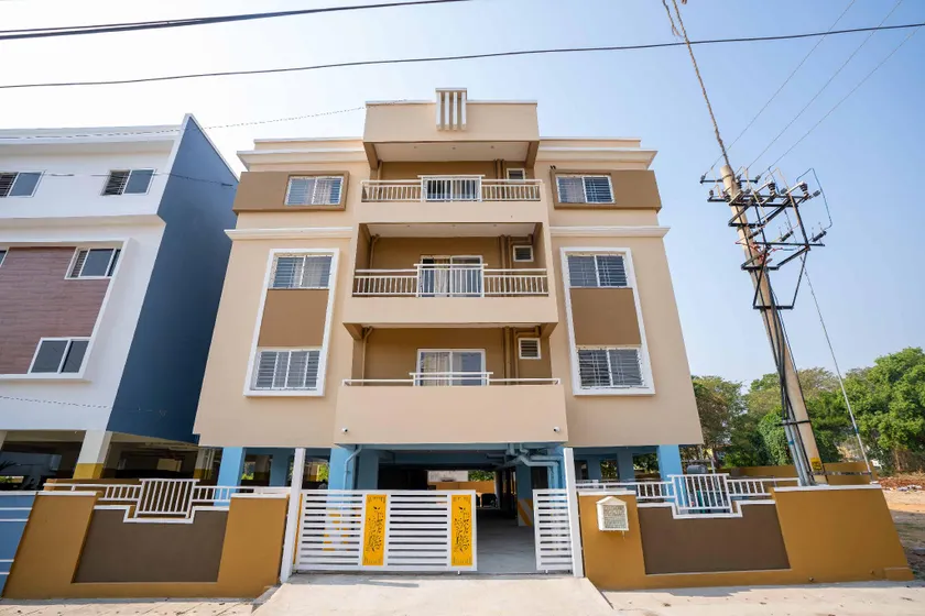 Elegance Serviced Apartment - Image 1