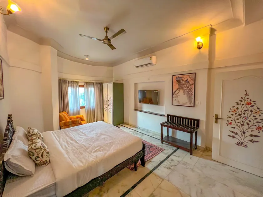 DYORE House by Bharat Mahal Palace - Image 1