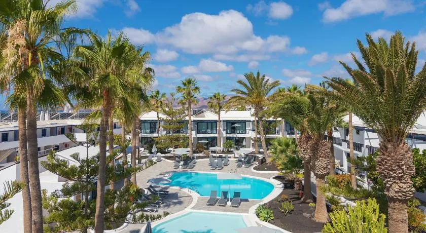 Apartamentos Playamar - Image 1