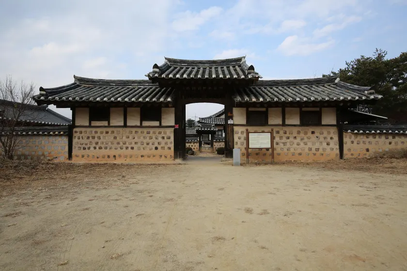 Andong suaedang - Image 1