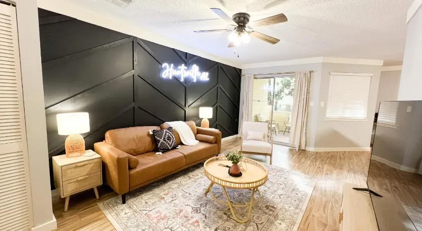 The Cozy Bohemian in Mid-City! - Image 1