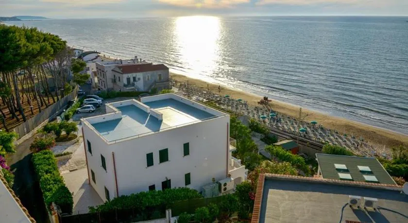 Hotel Villa Nettuno - Image 1
