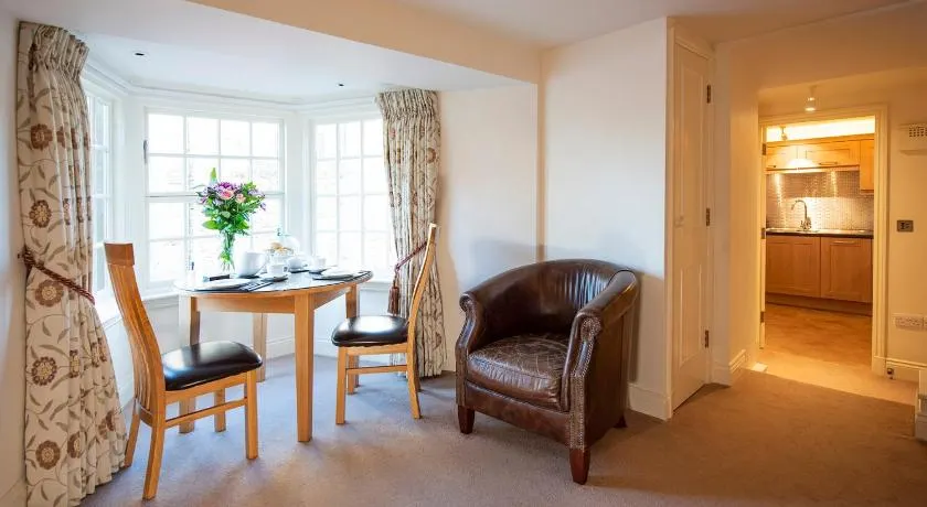 Oberon River View Apartment - Image 1
