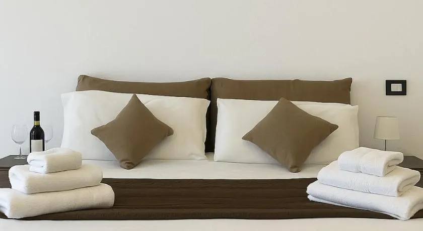 Sunrise Residence - Image 1