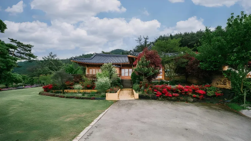Yeosu Hanulchaeok Pension - Image 1